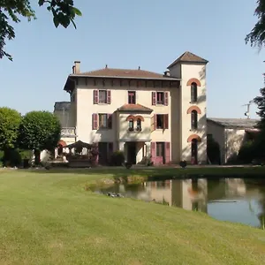 domaine-de-marchal.hotels-rhonealpes.com/